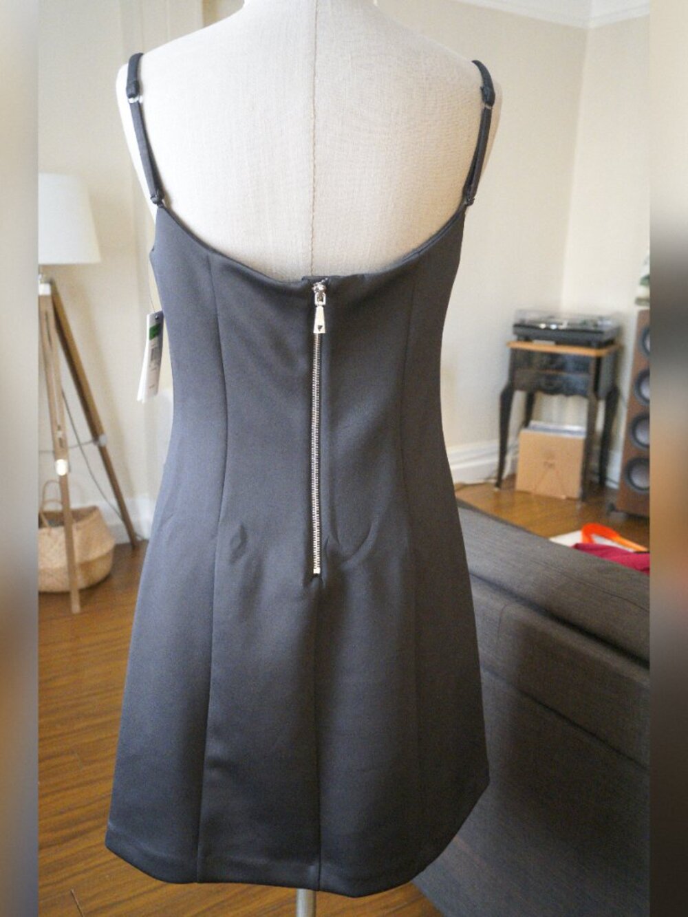 ⨠NWT GUESS Black Terri Sleeveless Sweetheart Bodycon Mini Dress Size 10 đ¤ - Picture 6 of 9